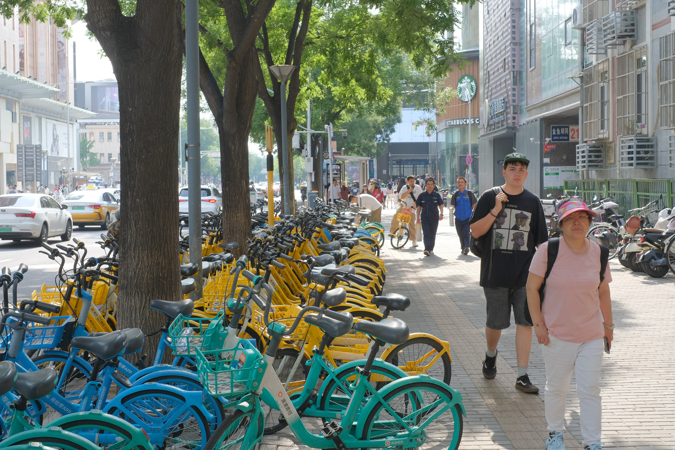 Arī Pekinā ir daudz velosipēdu DSCF6001.jpg
